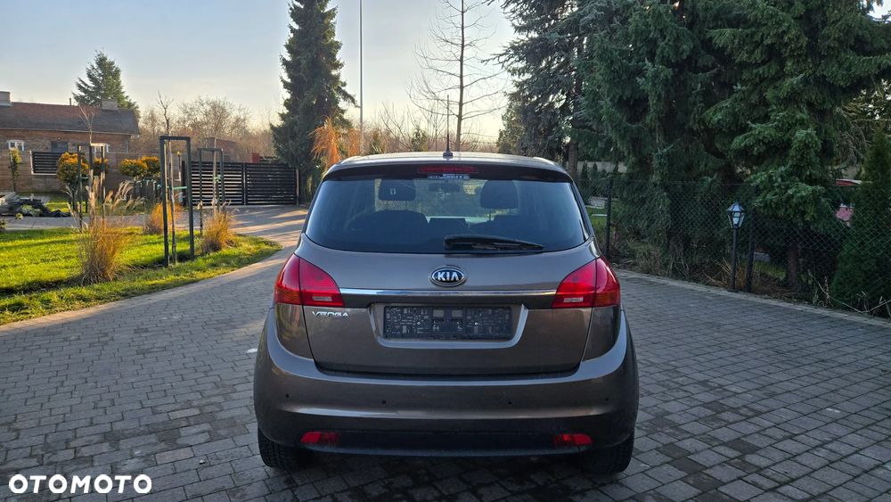 Kia Venga 1.4 CVVT Titanium Collection - 8