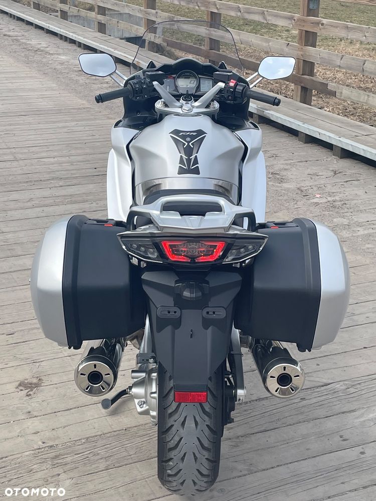 Yamaha FJR - 8
