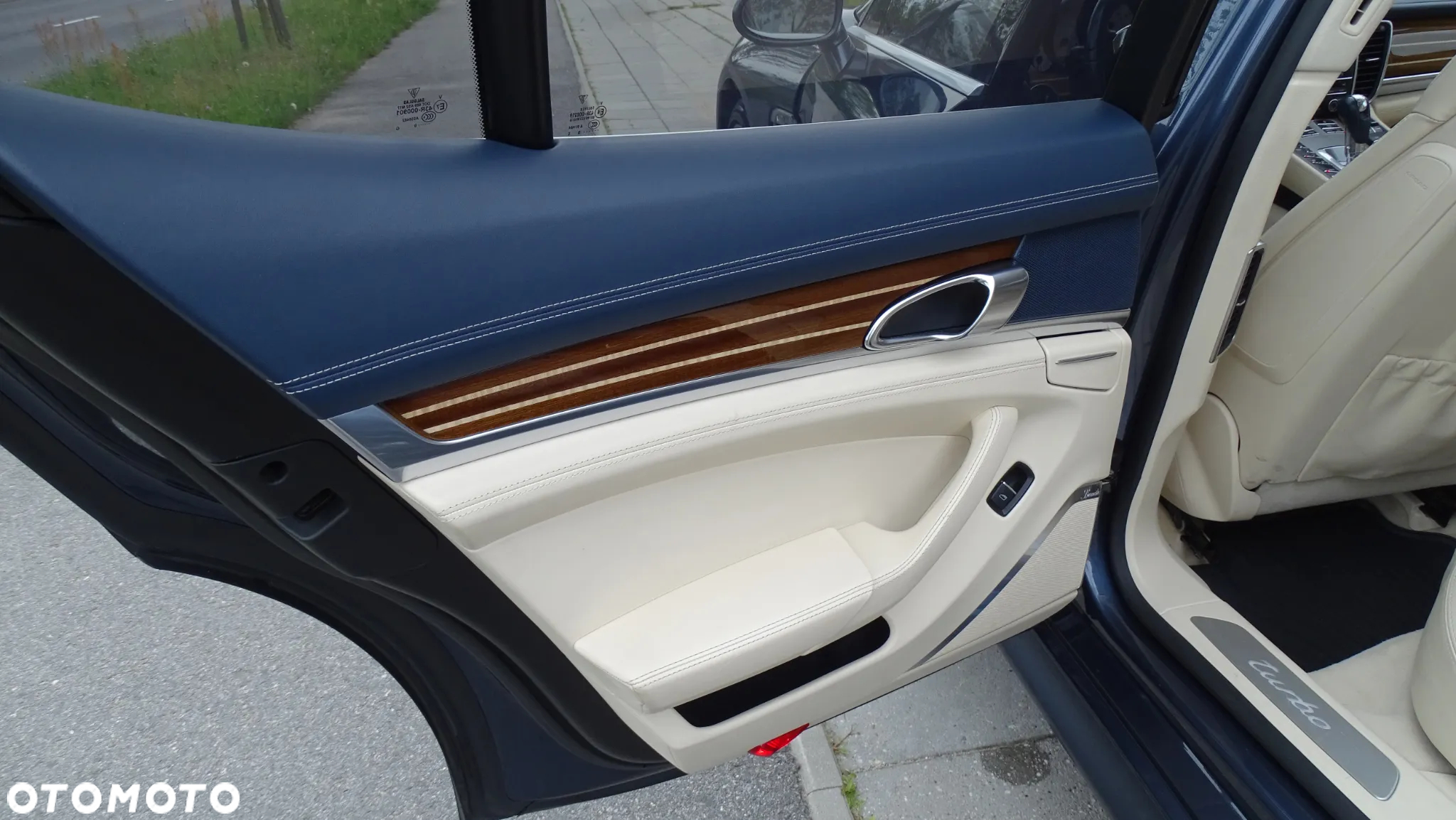 Porsche Panamera Turbo - 22
