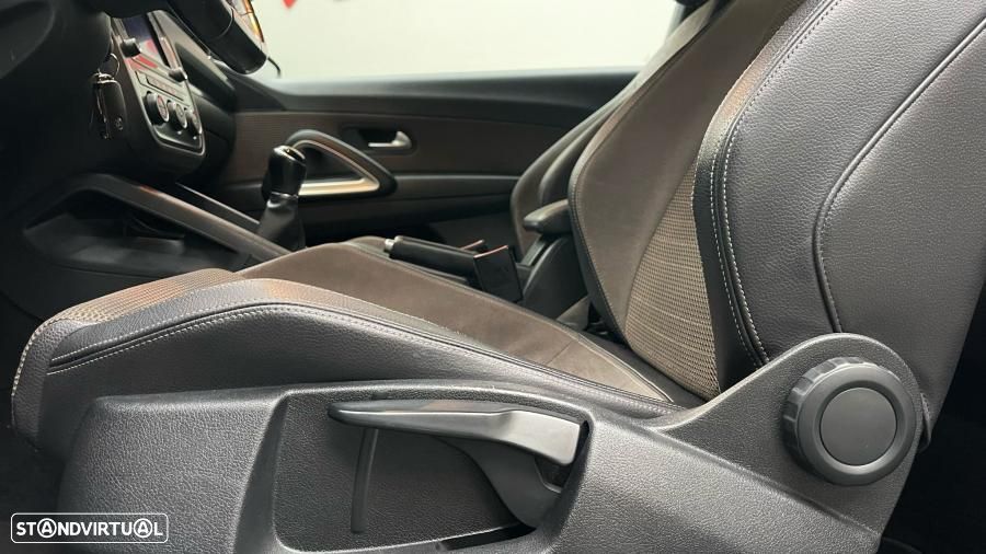 VW Scirocco 2.0 TDI (Blue Motion Technologie) - 19