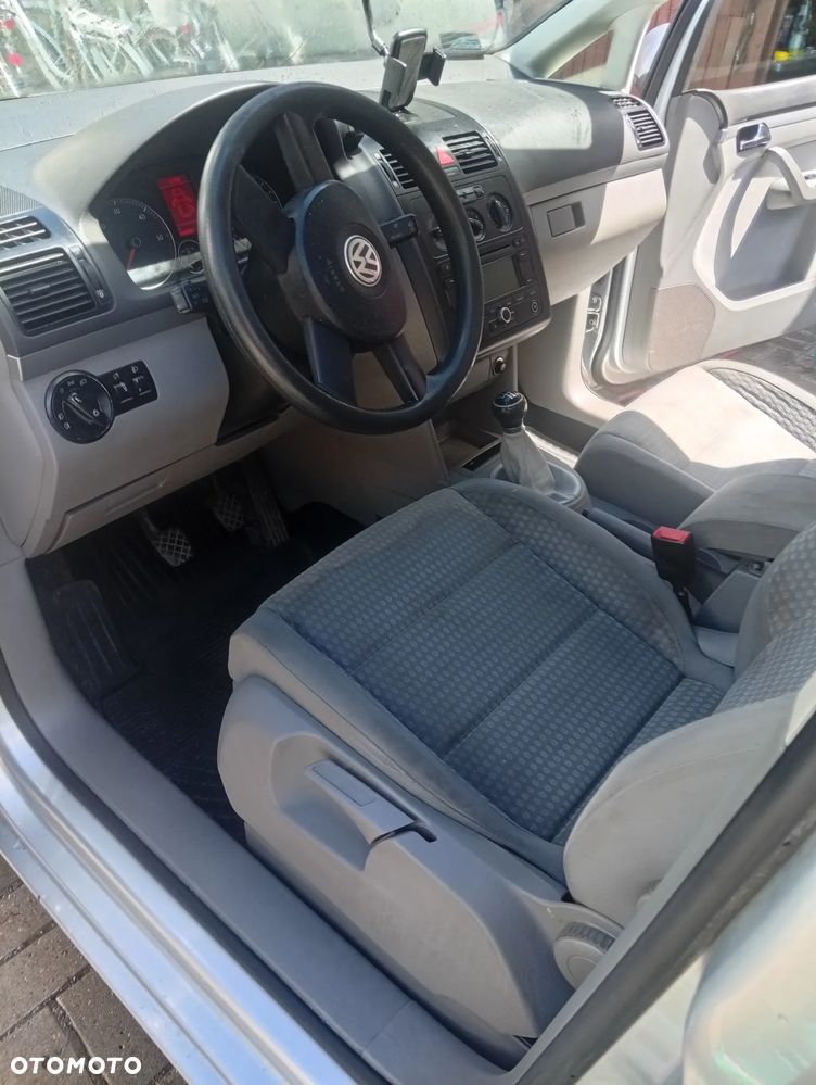 Volkswagen Touran - 8