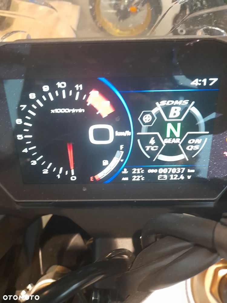 Suzuki GSX 1000 - 10
