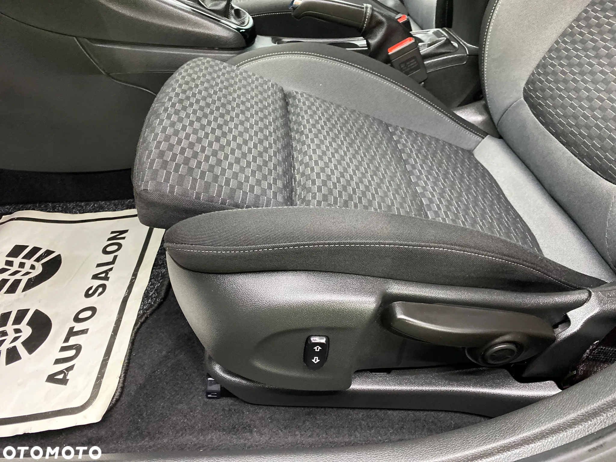 Opel Astra 1.2 Turbo Edition - 12