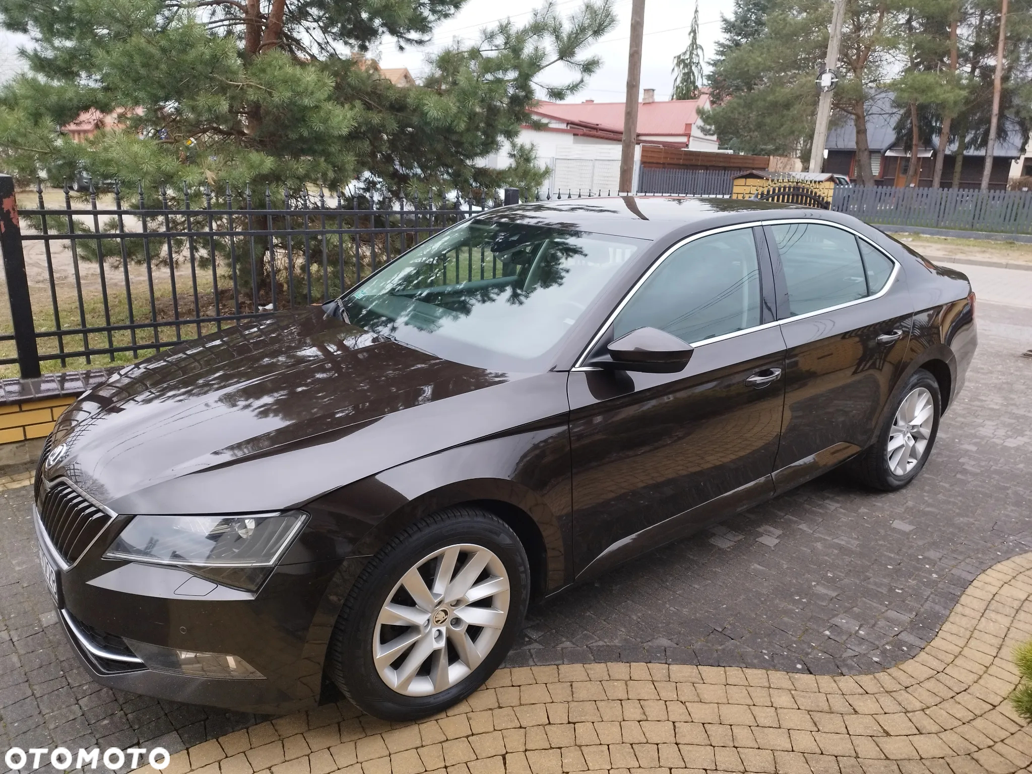 Skoda Superb 2.0 TDI Style DSG - 2