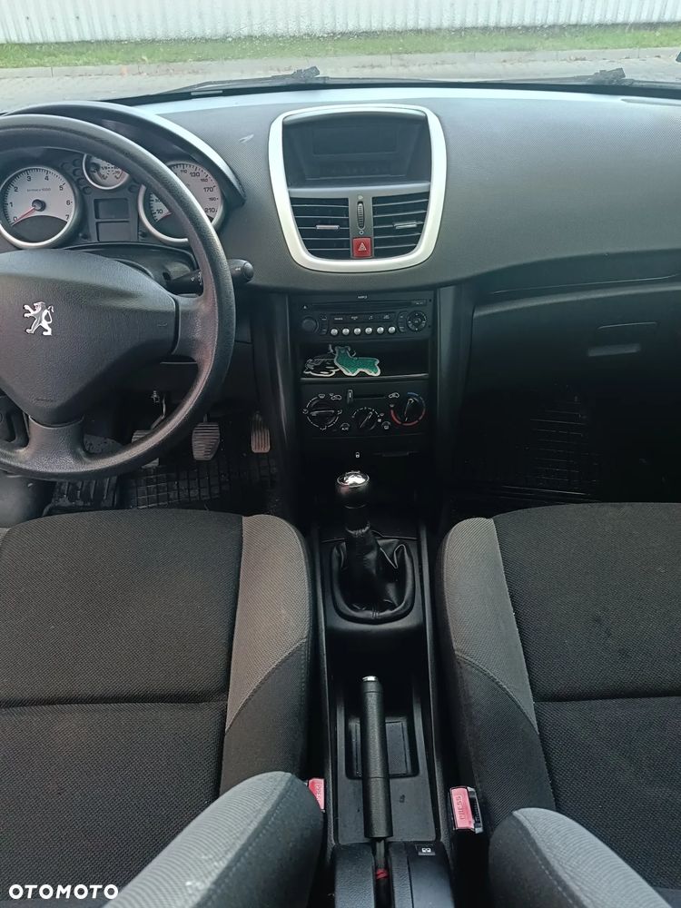 Peugeot 207 1.4 - 6