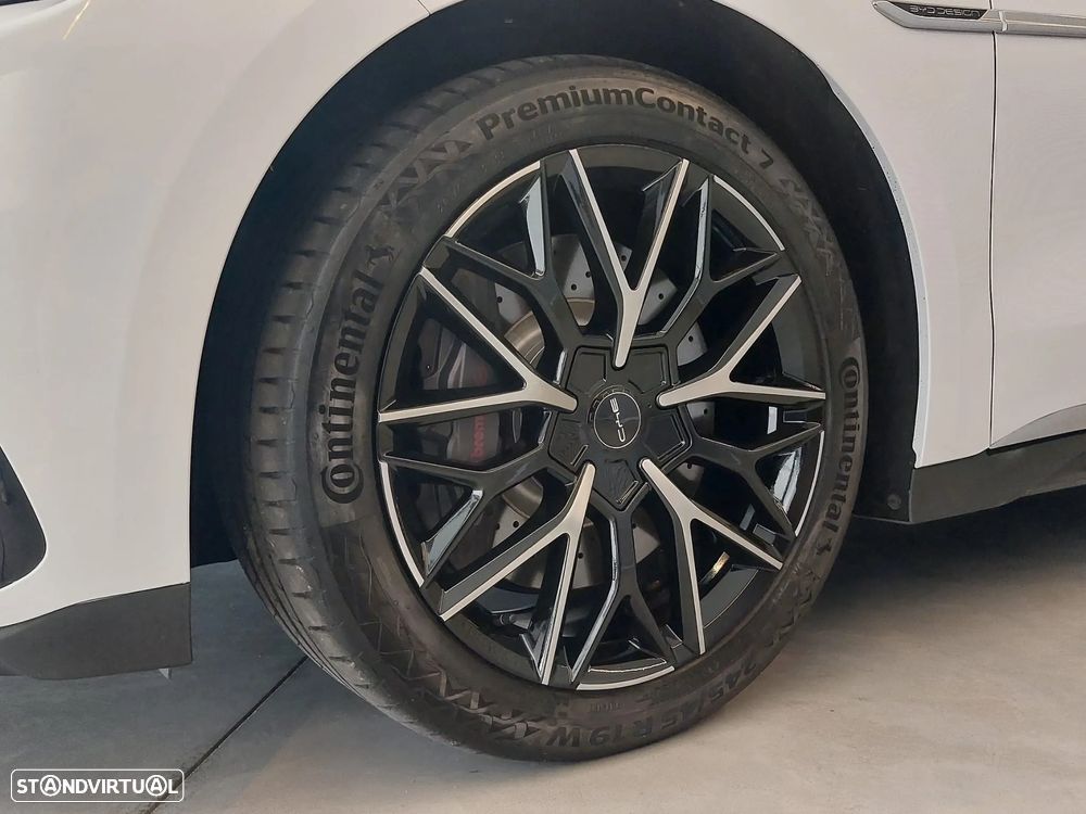 BYD Han 85.4 kWh AWD Executive - 14