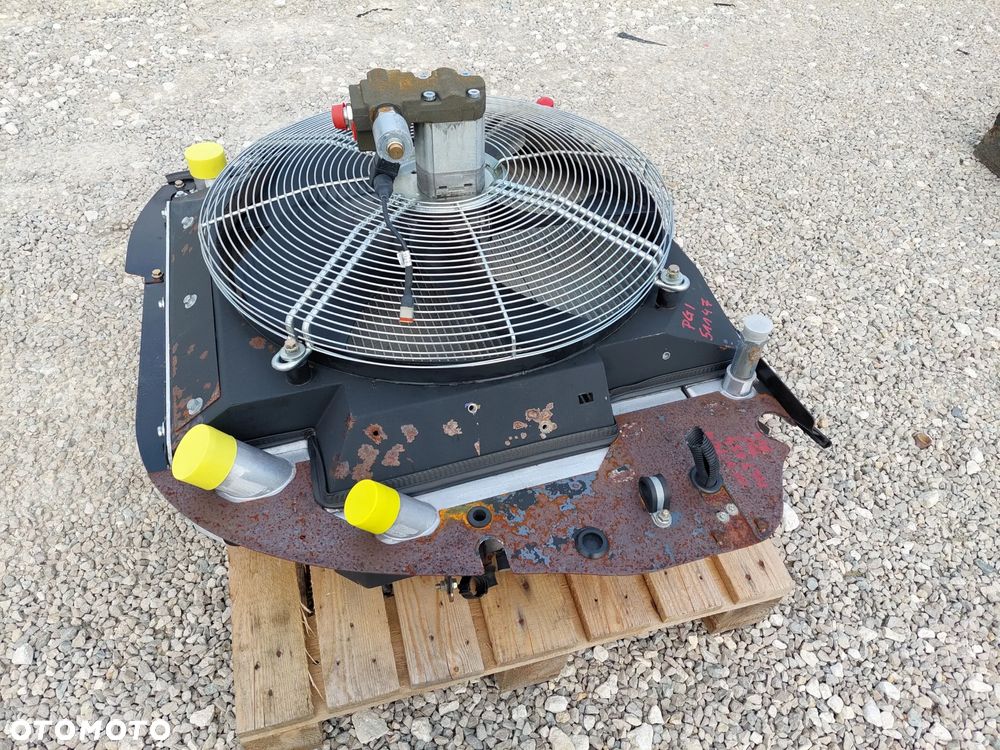 Chłodnica cieczy oleju wody zespół chłodnic intercooler Manitou MLT 634, 735, 741 - 8