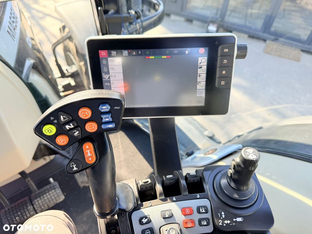 Massey Ferguson 8740 S - 22