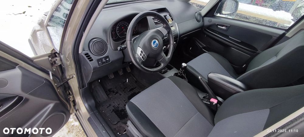 Fiat Sedici 1.9 Multijet DPF 4x4 Emotion - 28