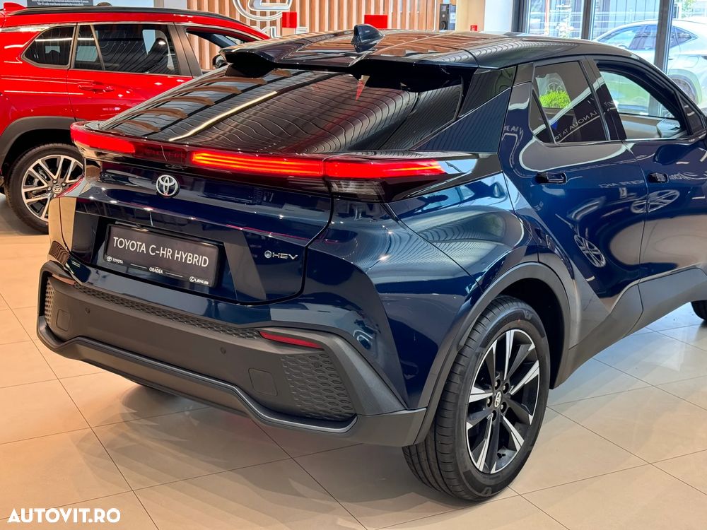 TOYOTA C-HR 2026 — imagine 9