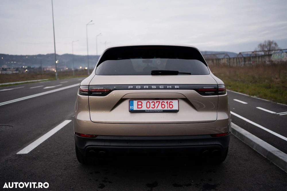 Porsche Cayenne S - 6