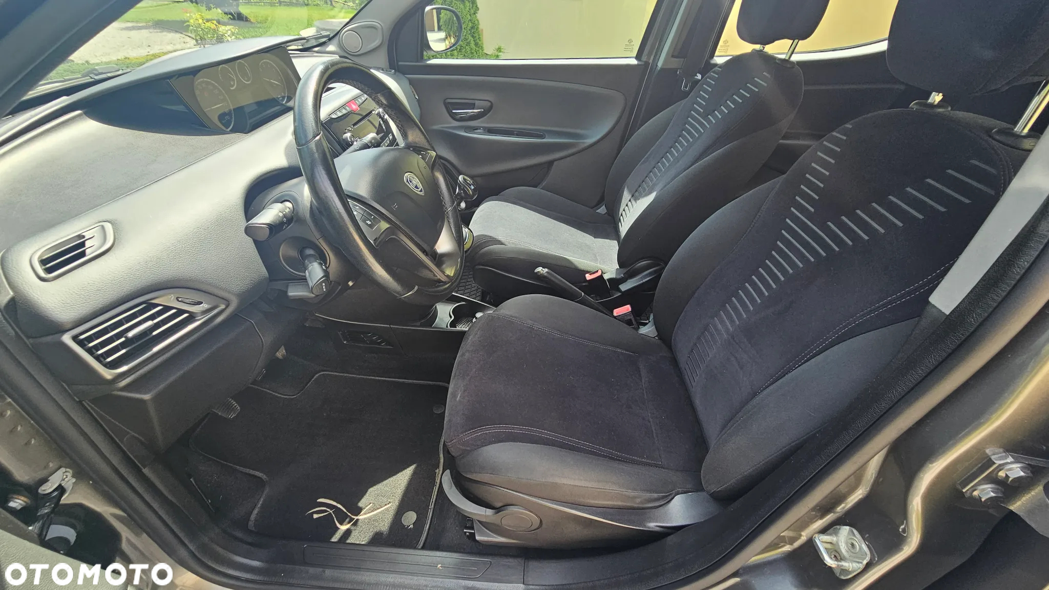 Lancia Ypsilon 1.2 8V Gold S&S - 8