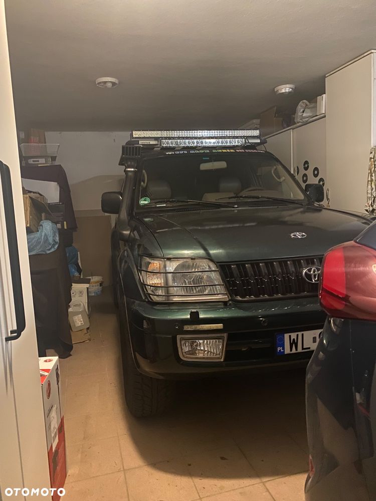 Toyota Land Cruiser - 12