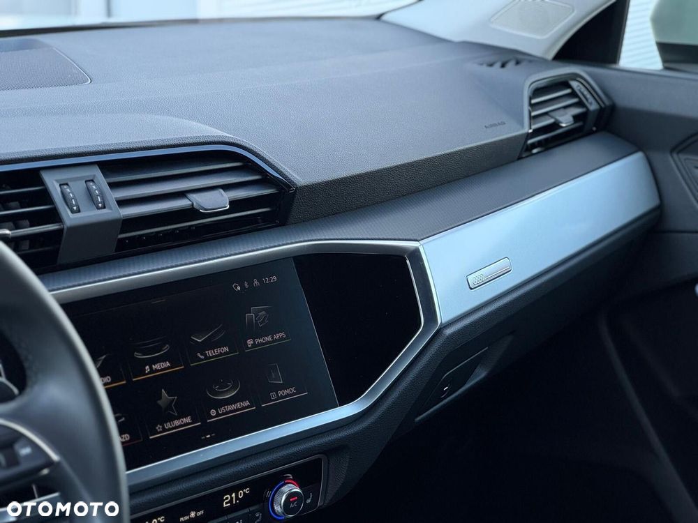 Audi Q3 Sportback - 11