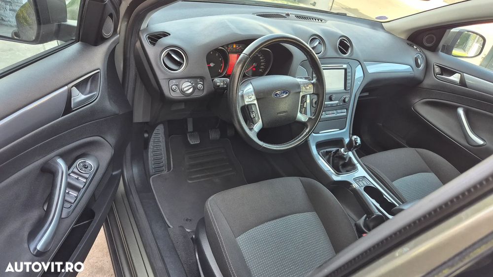 Ford Mondeo - 17