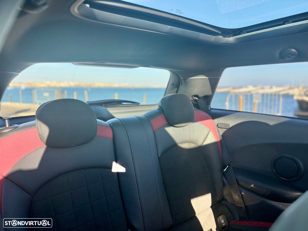 MINI 3 Portas John Cooper Works - 17