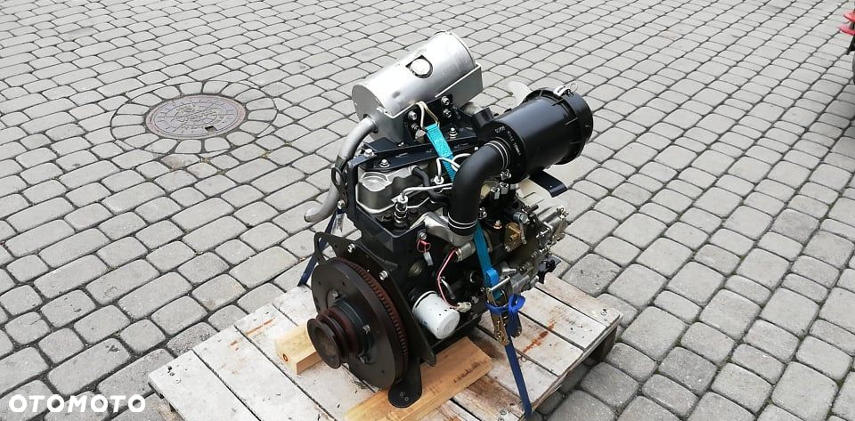 Silnik ISEKI E3100 2010r. 14,2 KW 2600rpm 3-cyl  DIESEL 7000 NETTO - 4