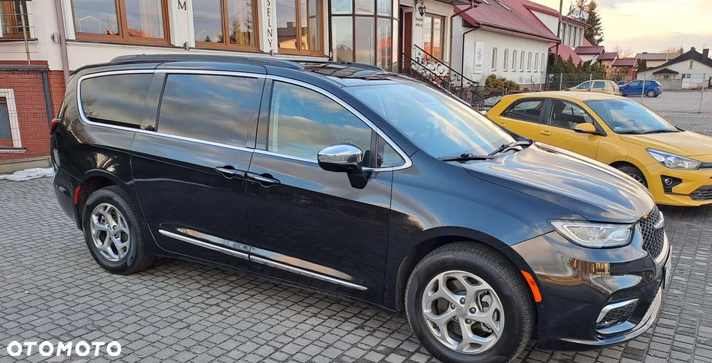 Chrysler Pacifica - 8