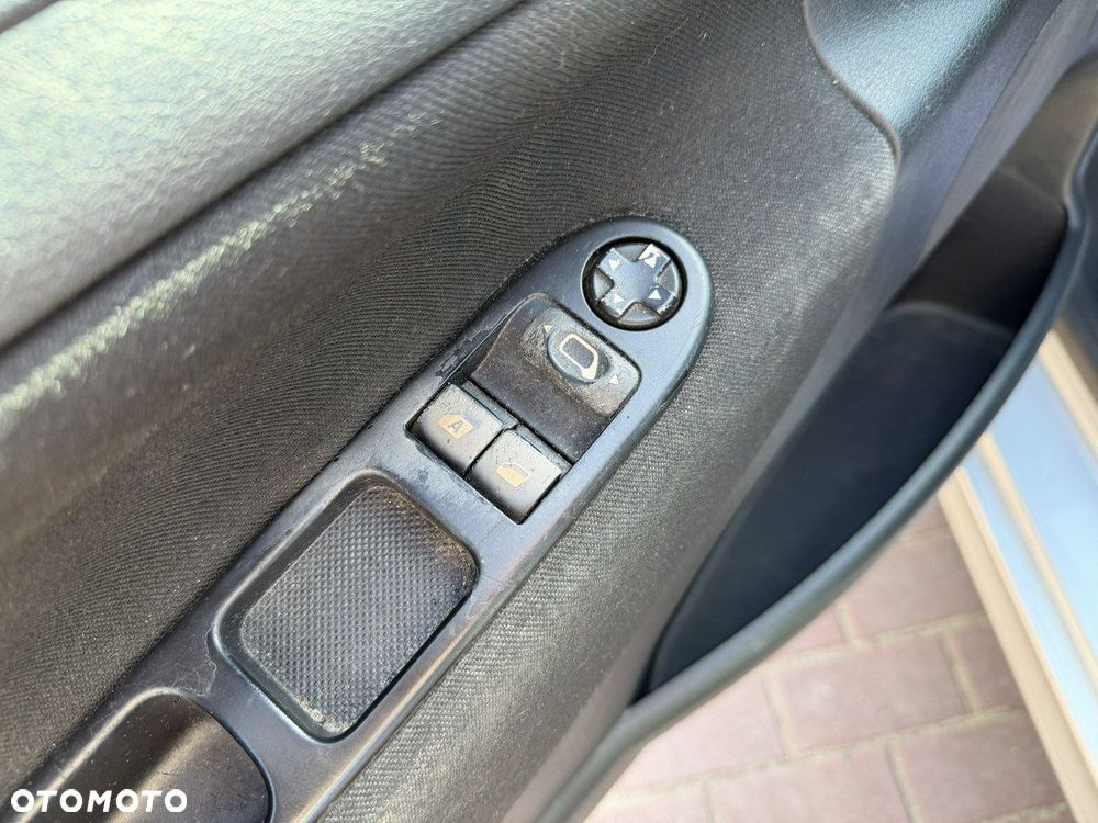 Peugeot 207 1.4 Trendy - 14