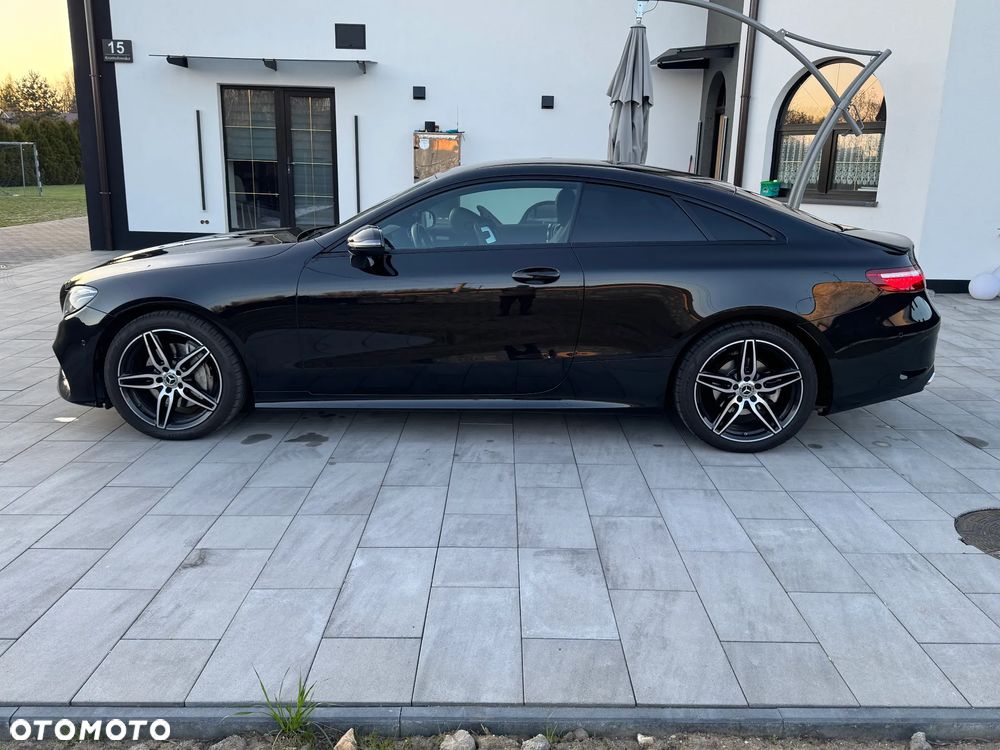 Mercedes-Benz Klasa E 220 d 4-Matic 9G-TRONIC - 12