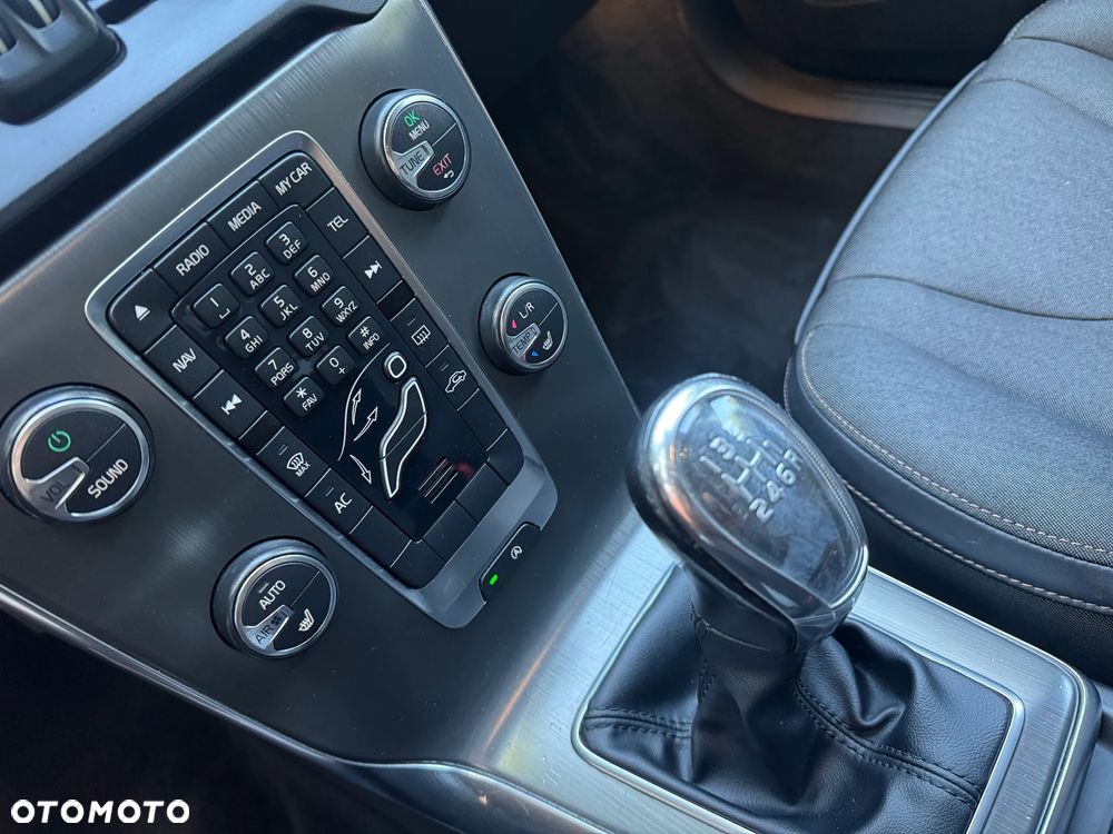 Volvo V40 D3 Drive-E Momentum - 20