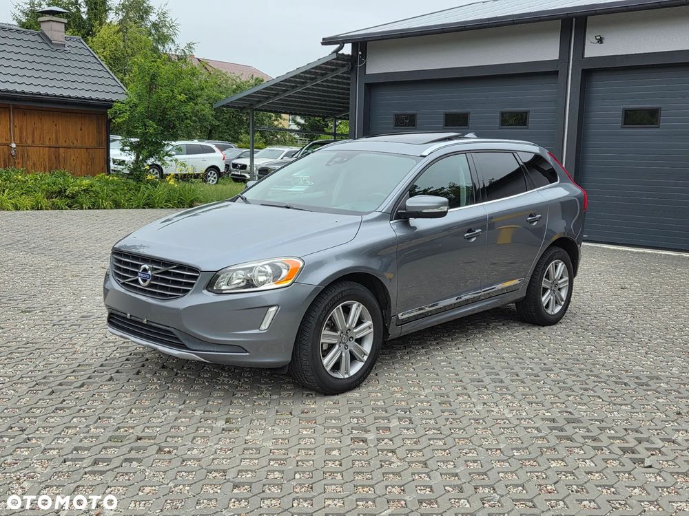 Volvo XC 60 T5 AWD Drive-E Momentum - 1