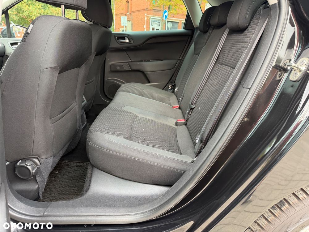 Citroën C4 e-HDi 115 Exclusive - 24