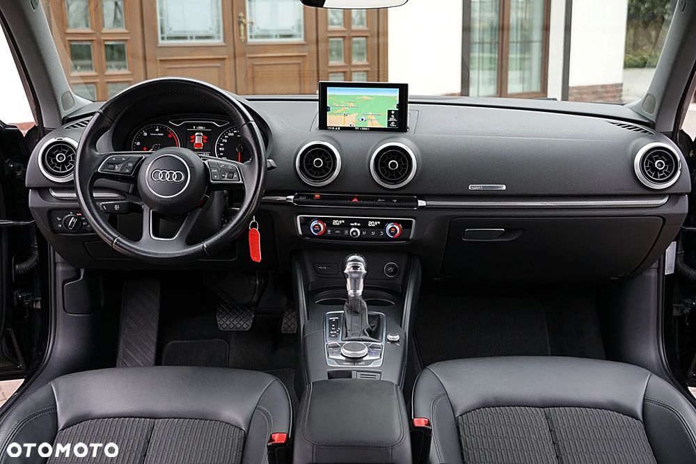Audi A3 Sportback 2.0 TDI (clean diesel) S tronic S line Sportpaket - 29