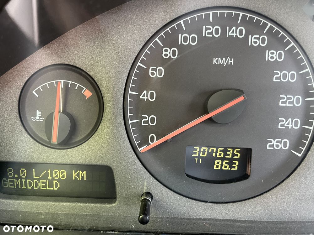 Volvo V70 2.4 D5 AWD - 16