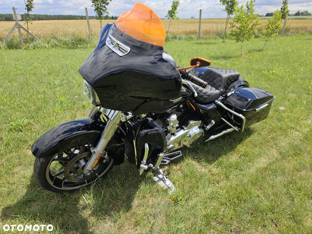 Harley-Davidson Touring Street Glide - 16