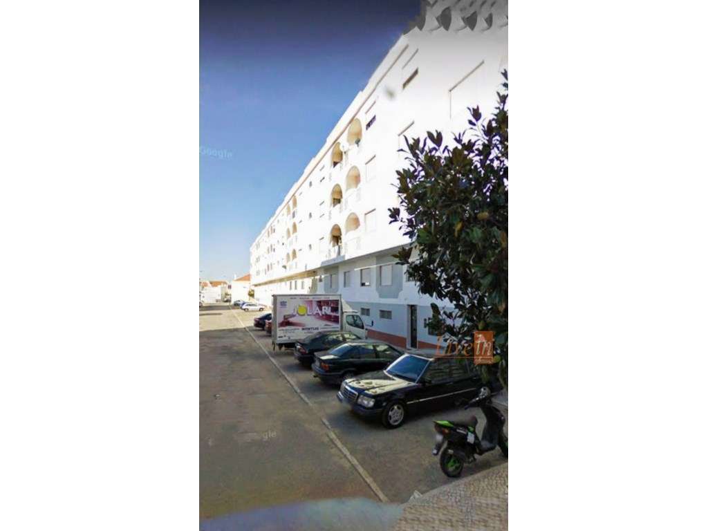 Lote de 8 Imóveis para venda em Conjunto em Lisboa, Barreiro, Moita... - Grande imagem: 2/24