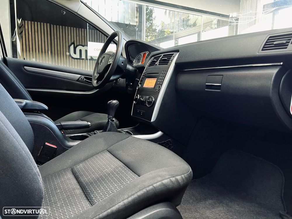 Mercedes-Benz B 150 Standard - 18