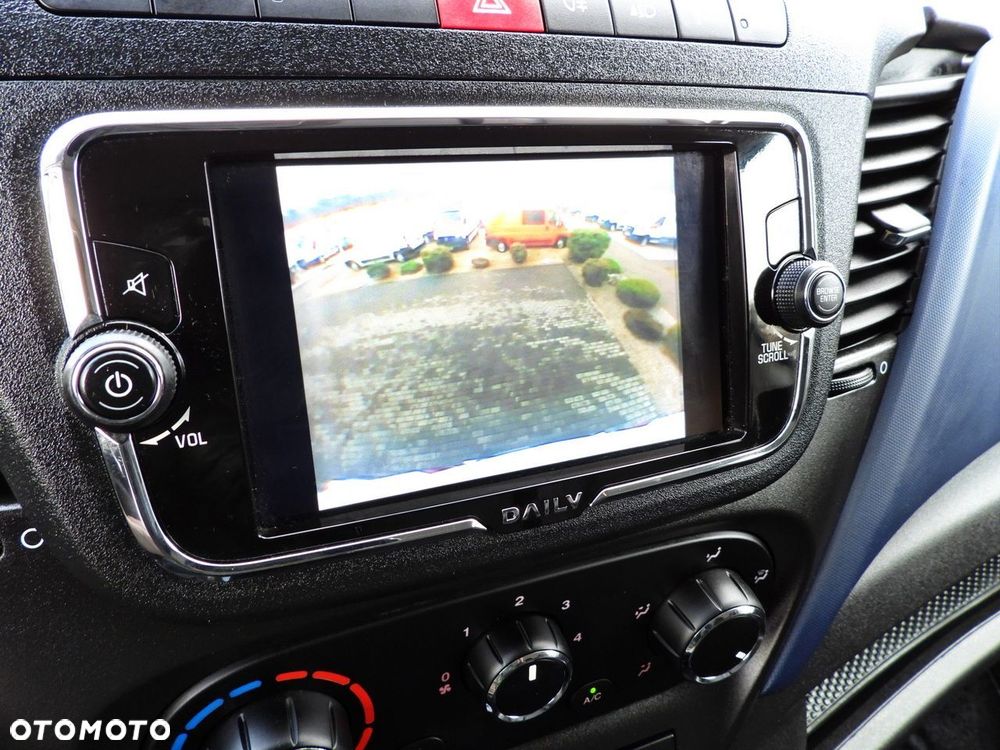 Iveco DAILY 35S14 FURGON CHŁODNIA  -10*C ZASILANIE 230V TEMPOMAT NAWIGACJA AUTOMAT HI-MATIC KLIMATYZACJA  140KM - 36