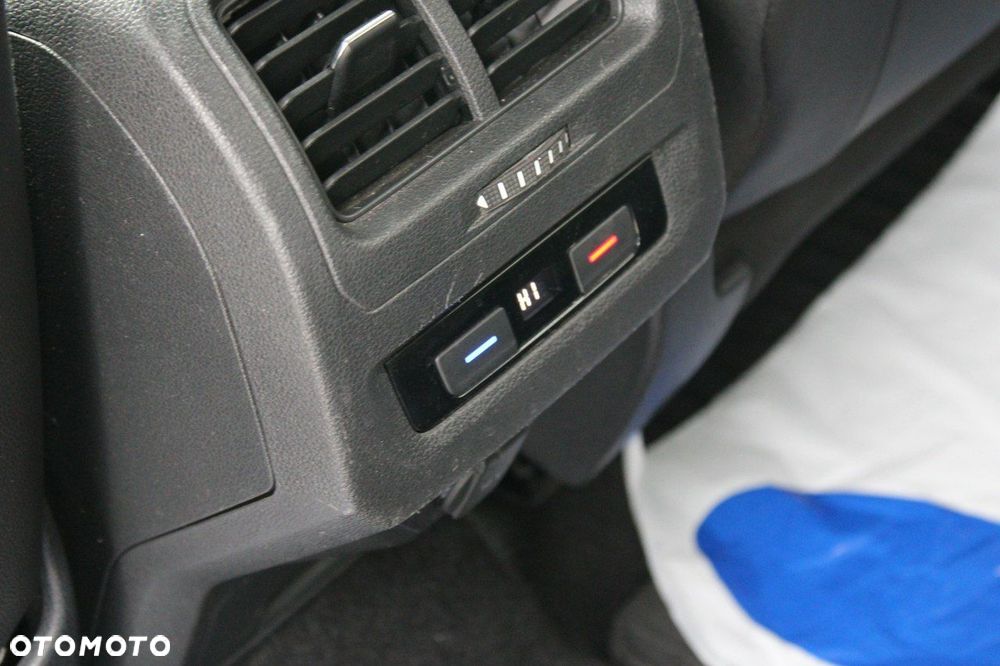 Volkswagen Touran - 17