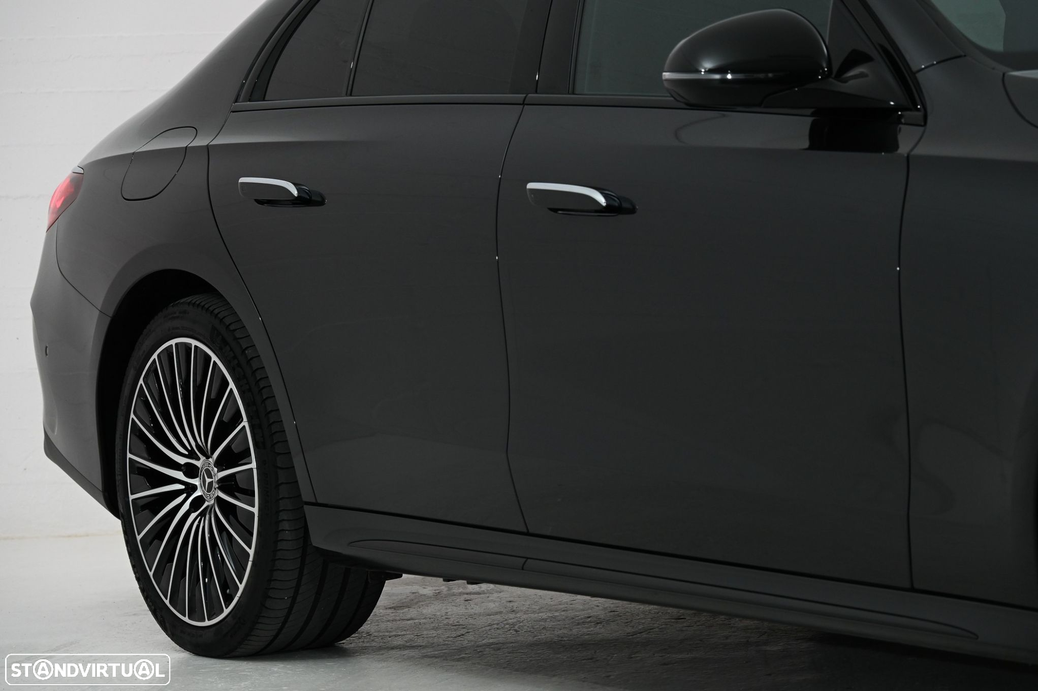 Mercedes-Benz E 300 e AMG Line - 12