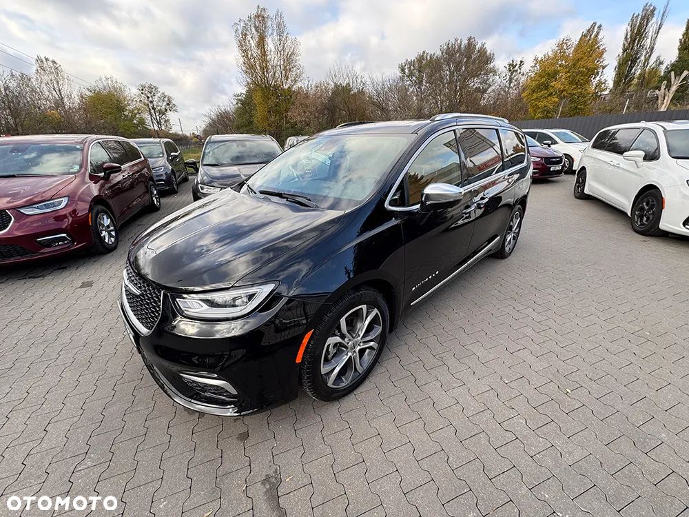 Chrysler Pacifica - 21