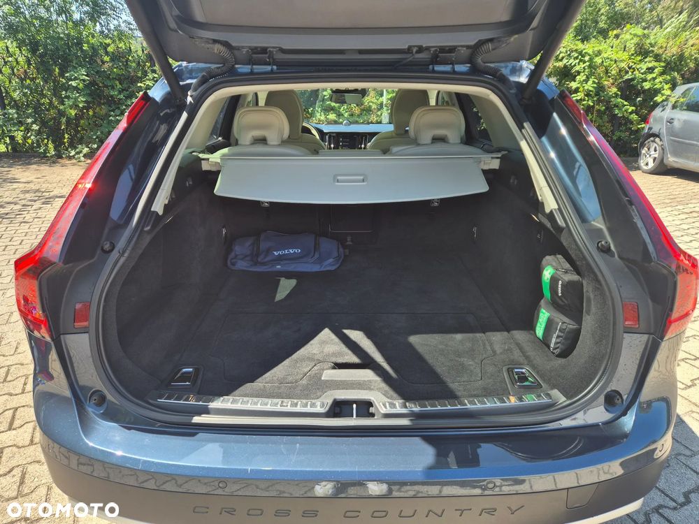 Volvo V90 Cross Country D5 AWD - 32