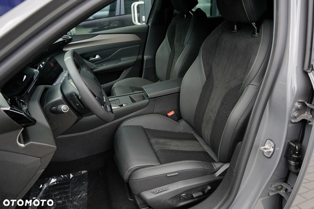 Peugeot 308 1.2 mHEV GT Exclusive S&S e-DCS6 - 8