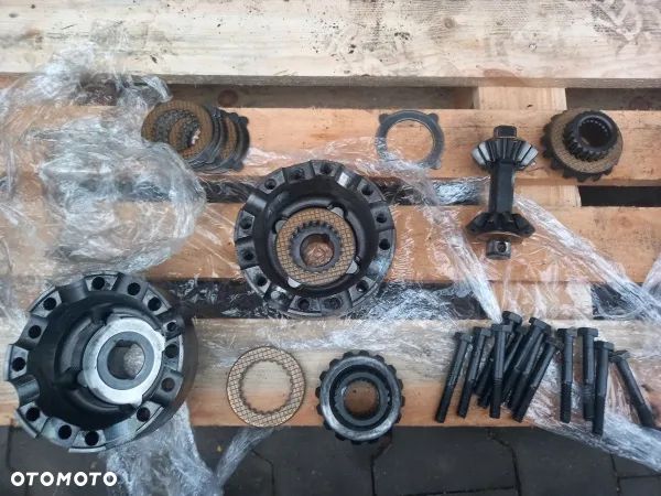 Most Carraro 20.19 dyferencjał USA Z16 Case MX100C - 4