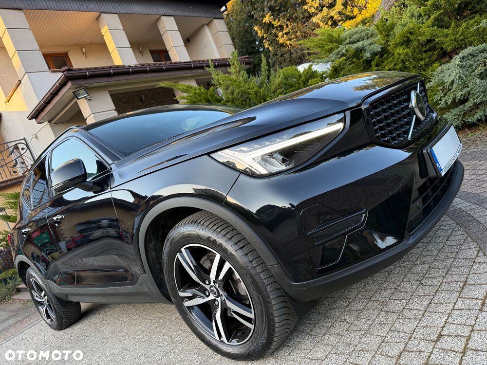 Volvo XC 40 B4 B DKG Plus Black Edition - 25
