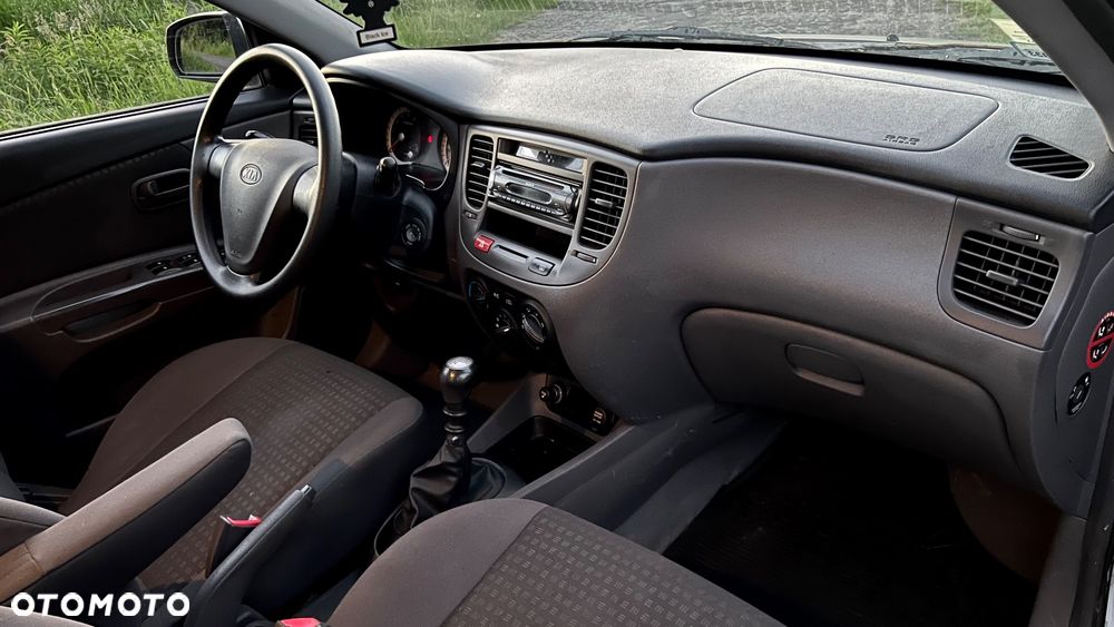Kia Rio 1.4 Family + - 9