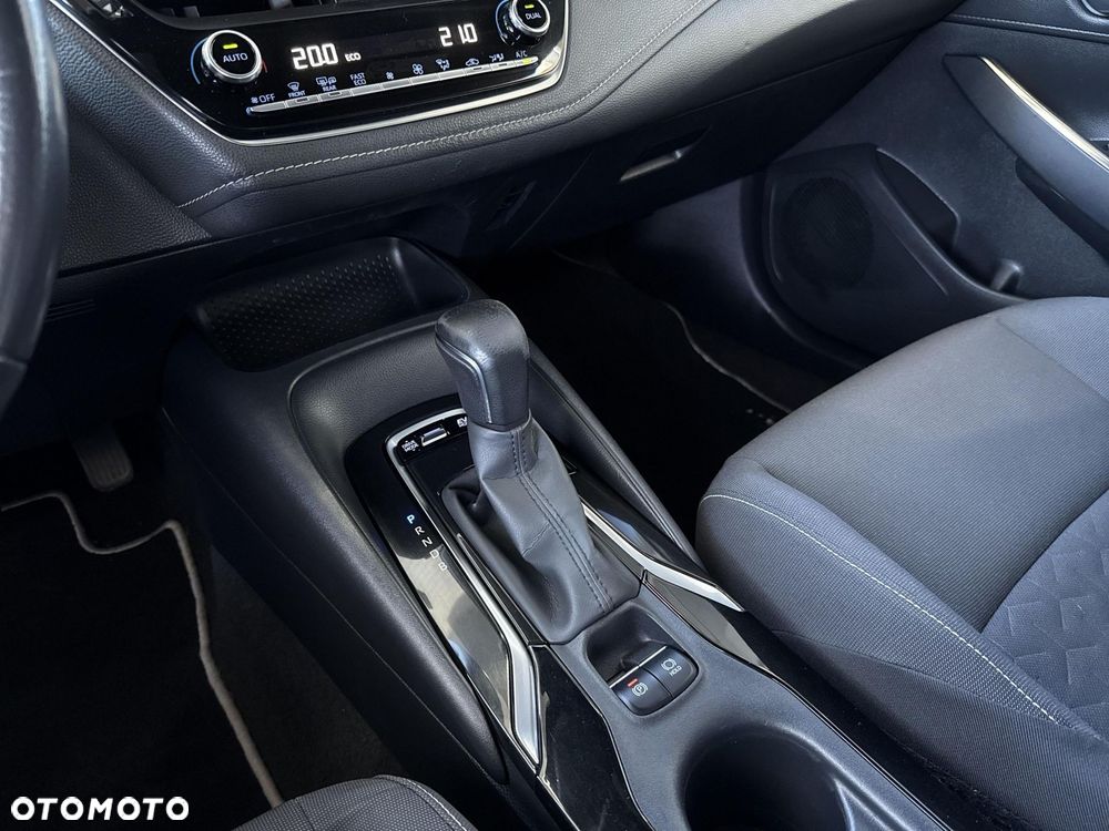 Toyota Corolla 1.8 Hybrid Comfort - 26