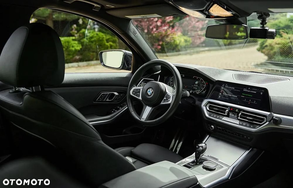 BMW Seria 3 330i - 6