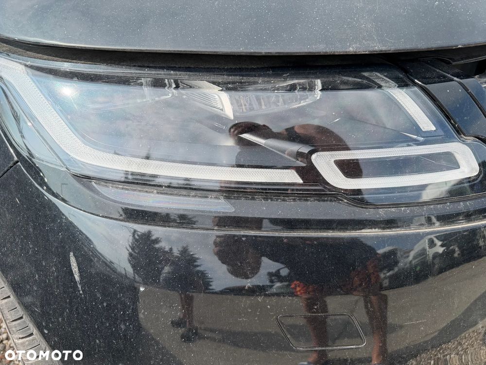Range Rover Velar 3,0DT 306KM 17- przód prawa strona - 3