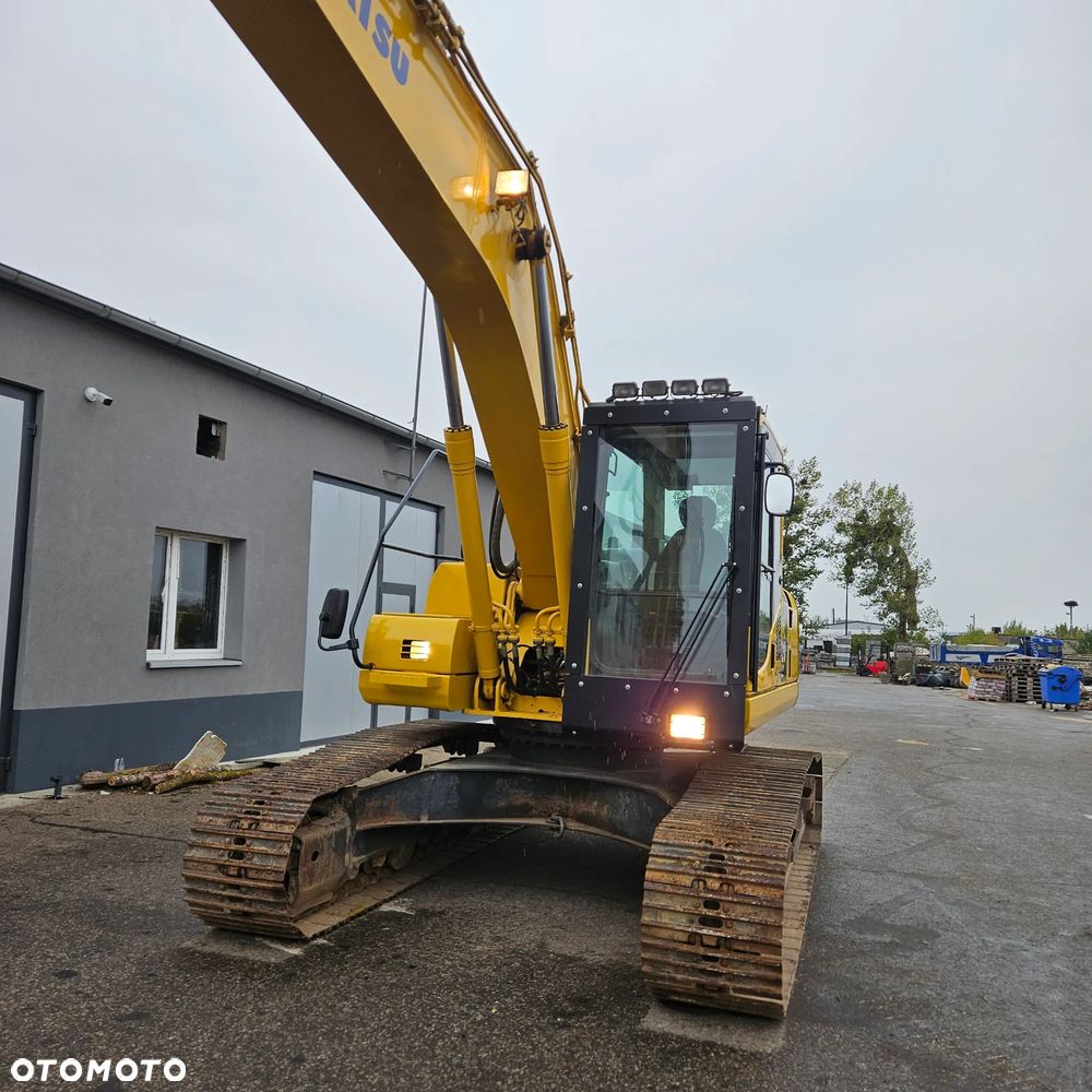 Komatsu PC210 - 22