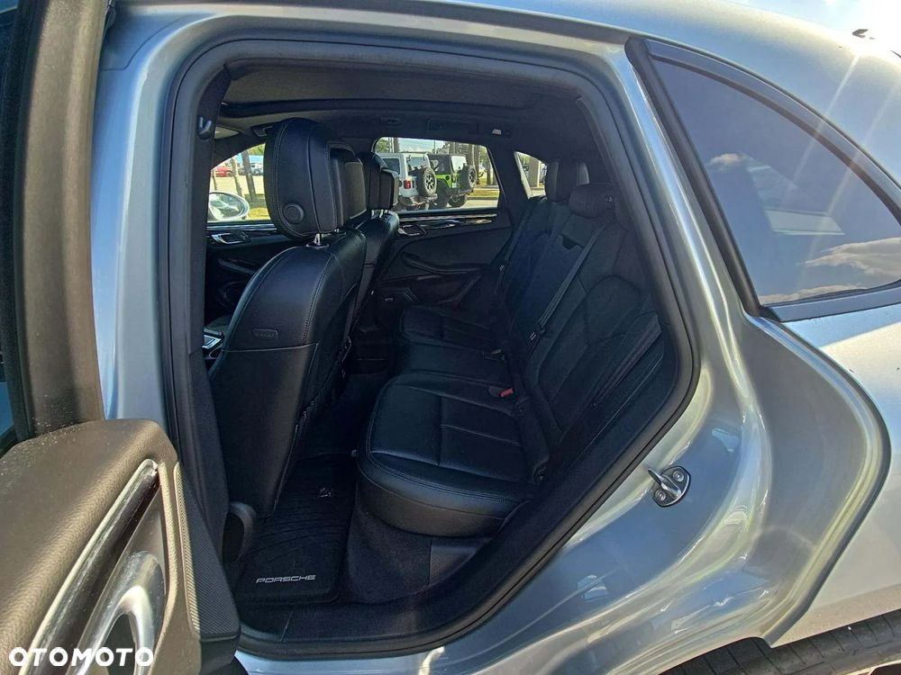 Porsche Macan Standard - 12