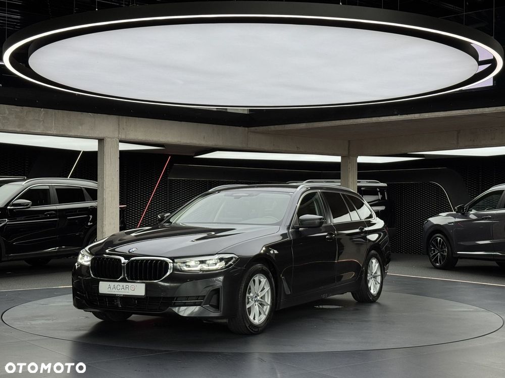 BMW Seria 5 520i mHEV - 2