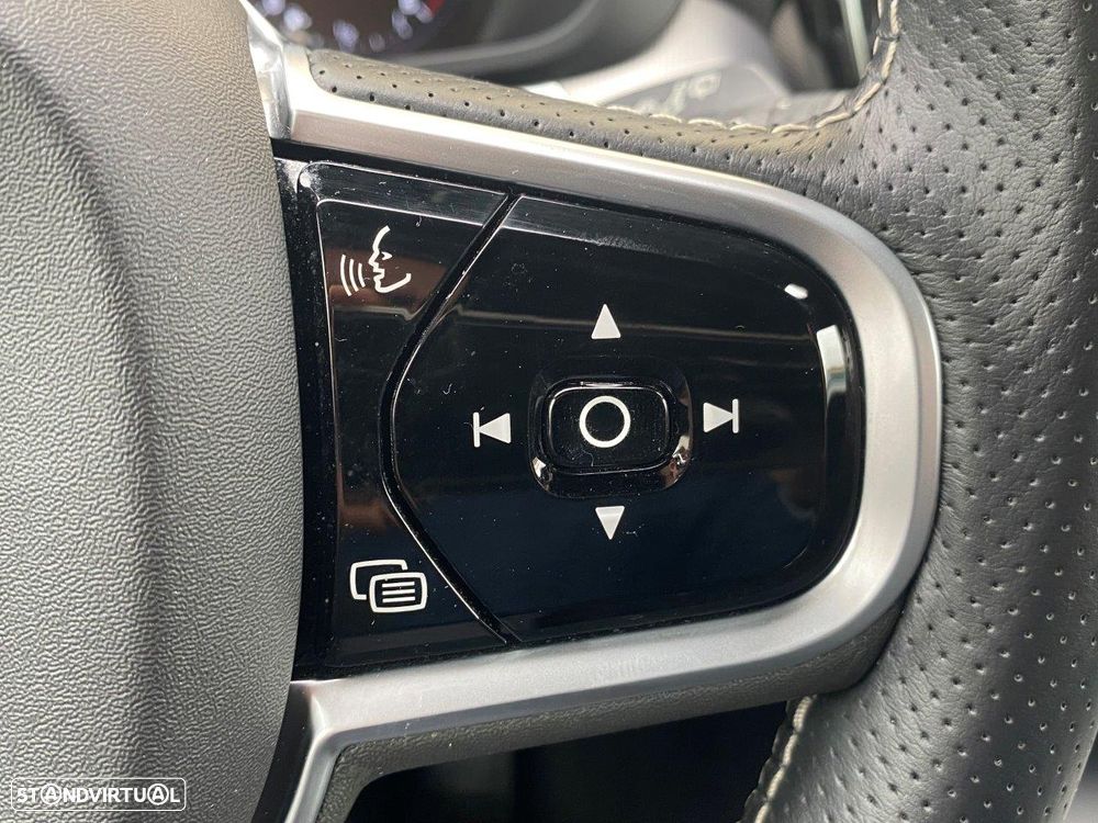 Volvo XC 60 2.0 D4 R-Design Geartronic - 33