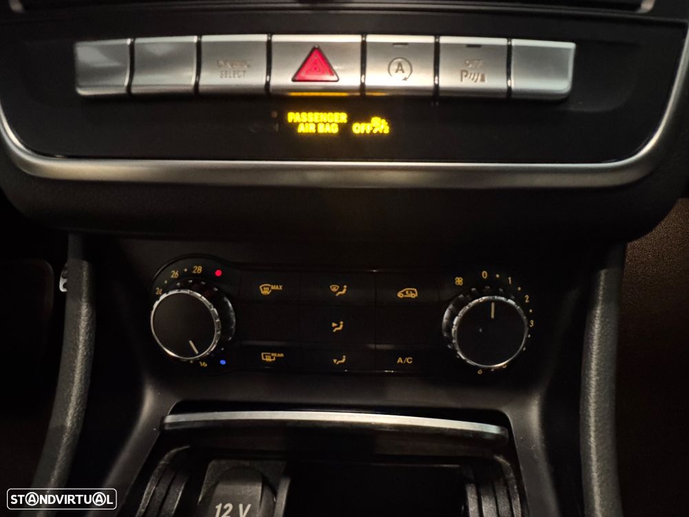 Mercedes-Benz CLA 180 d Shooting Brake AMG Line - 15