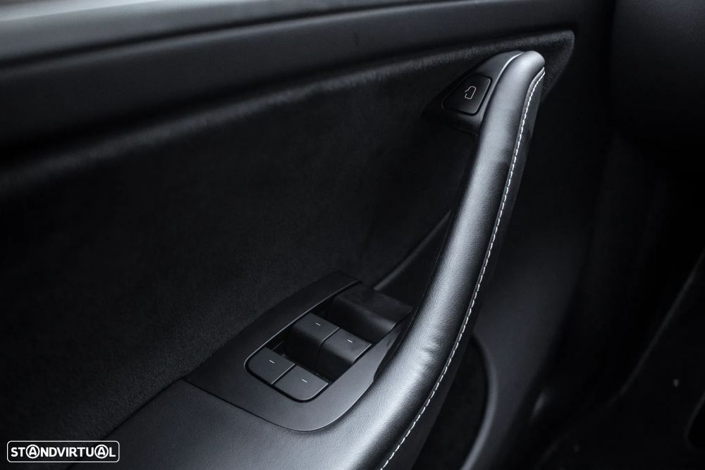 Tesla Model Y Long Range Tração Integral - 19